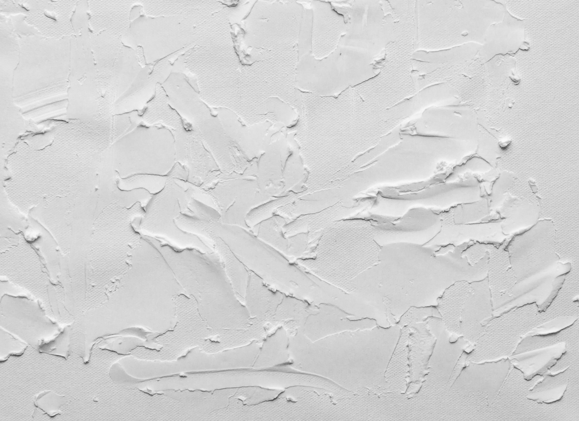 Moderní minimalistický interiér s dokonale hladkými omítkami